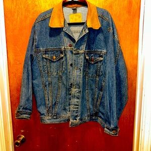 Vintage Gap extra large vintage blue jean jacket with suade collar.